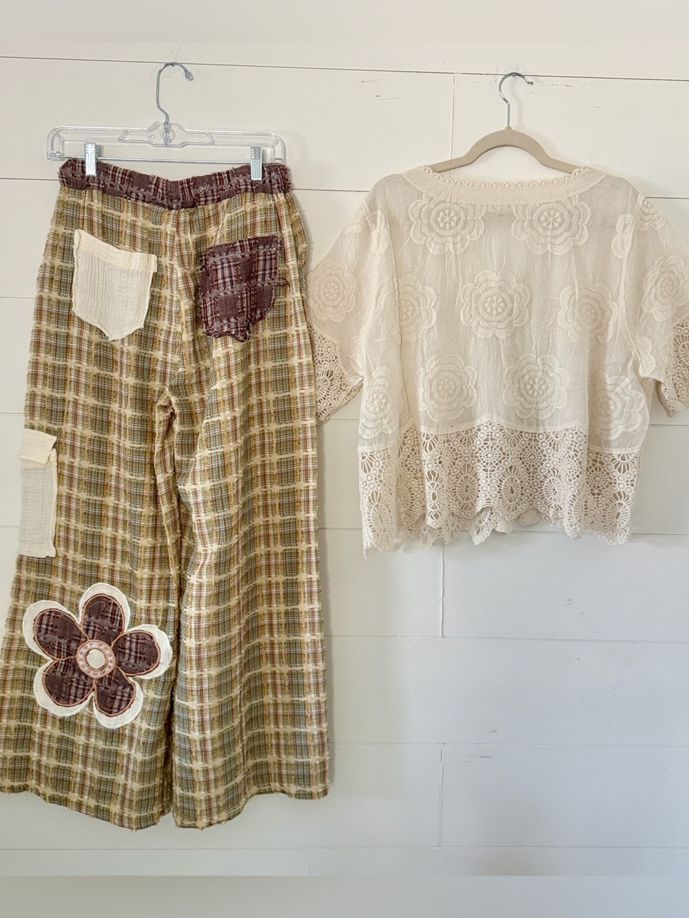 NEW SET: POL Plaid Wide-Leg Pants with Floral Appliqué and embroidered top - Picture 3 of 6